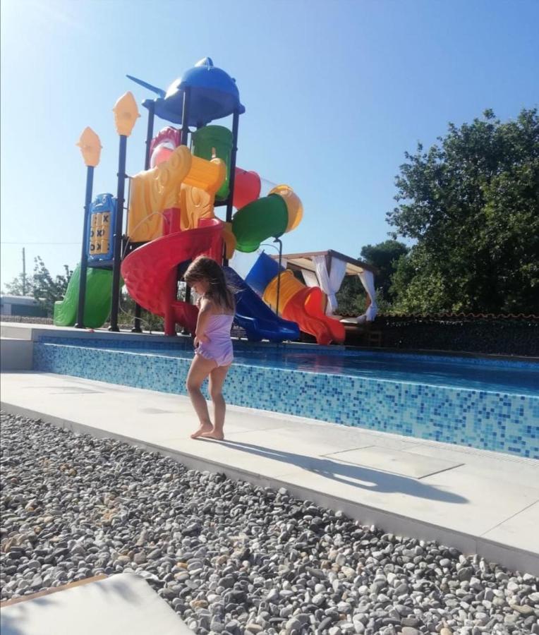 Mobilehome Elena Premium With Pool, Istria Банджоле Экстерьер фото